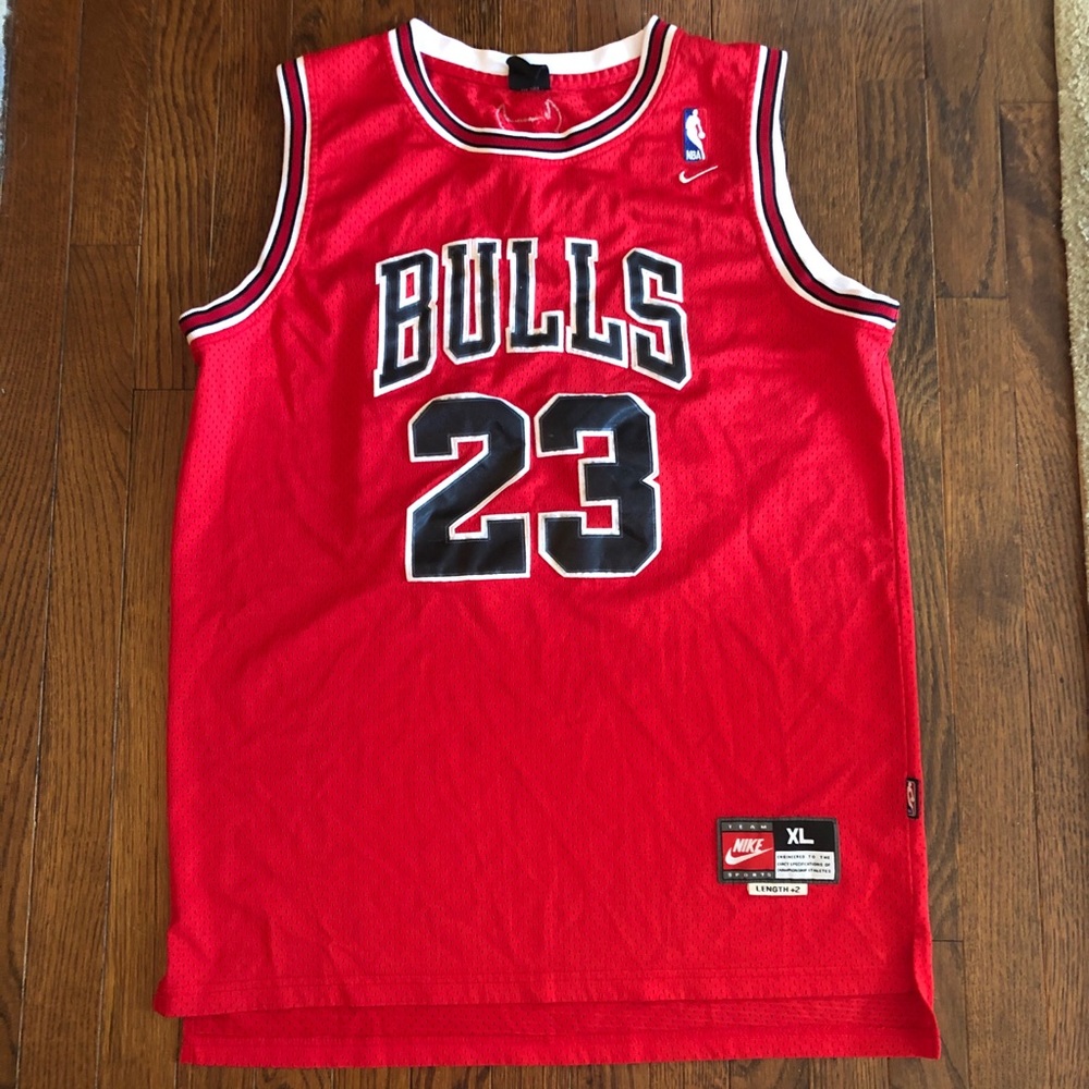 Authentic Nike Michael Jordan Bulls Jersey (XL)